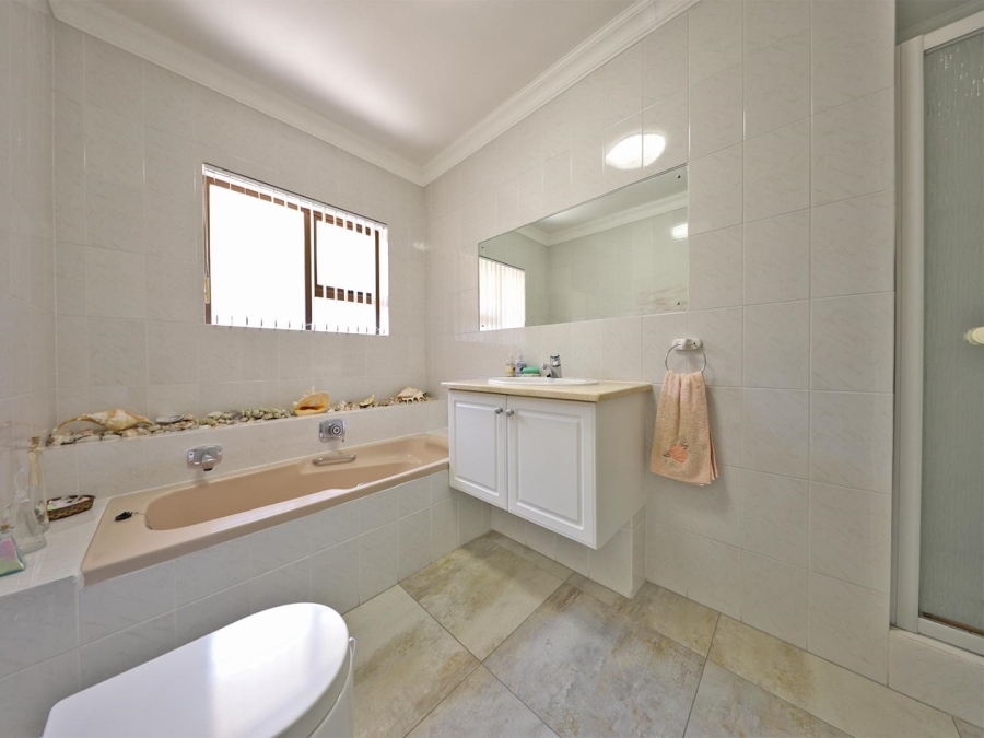 4 Bedroom Property for Sale in Plattekloof Western Cape